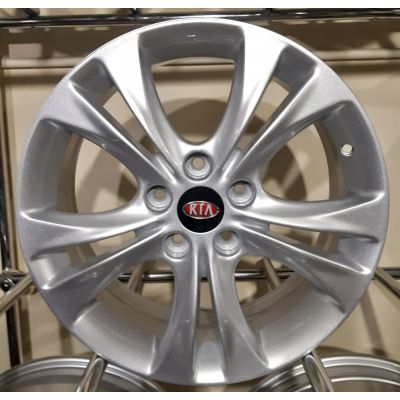 Диски Replica Kia (ZY716) 6,5x17 5x114,3 ET46 DIA67,1 (silver)