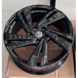 Volkswagen (VV5641) gloss black